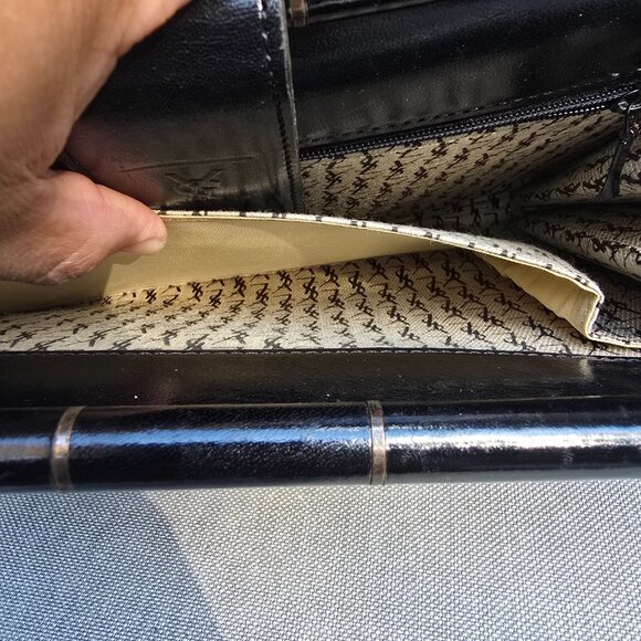 Yves Saint Laurent Vintage Clutch Bag - Picture 7 of 16